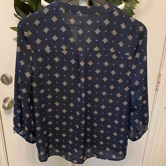Maurices Geometric Print Wrap Top M - Picture 2 of 9